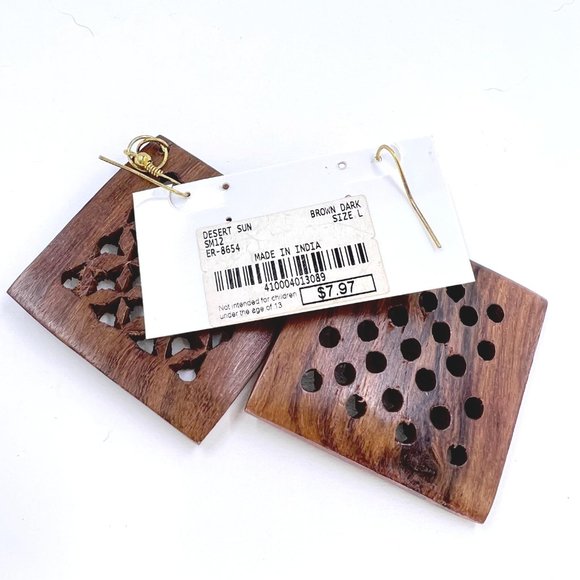 NWT – Charming Charlie – Wooden Square Lattice Gold Tone Fishhook 3.5” Earrings - Picture 7 of 8